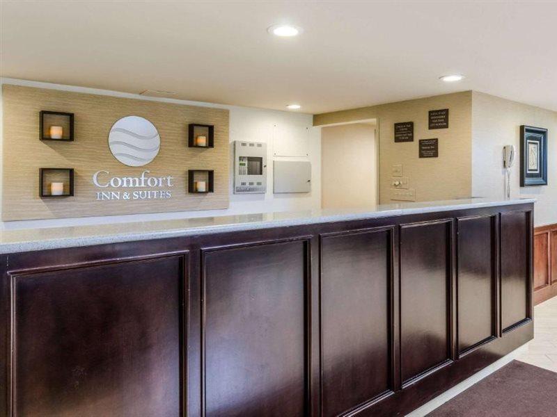 Comfort Inn & Suites West Springfield Εξωτερικό φωτογραφία