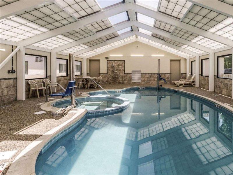 Comfort Inn & Suites West Springfield Εξωτερικό φωτογραφία