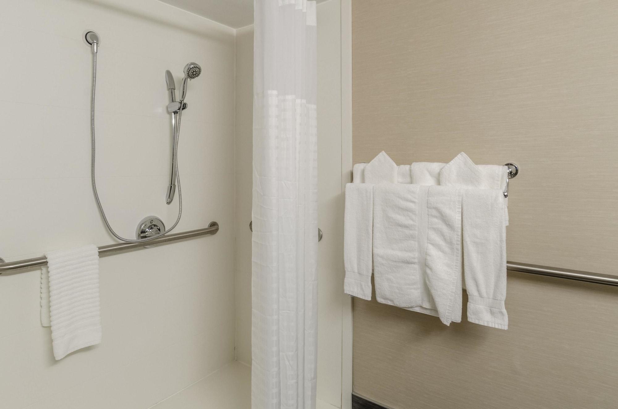 Comfort Inn & Suites West Springfield Εξωτερικό φωτογραφία