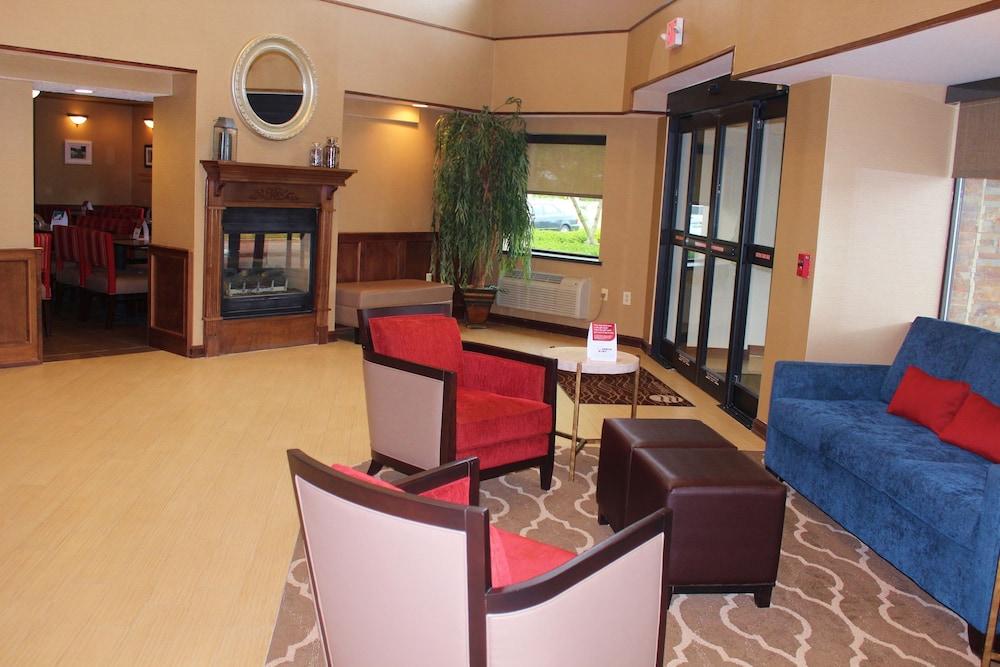 Comfort Inn & Suites West Springfield Εξωτερικό φωτογραφία