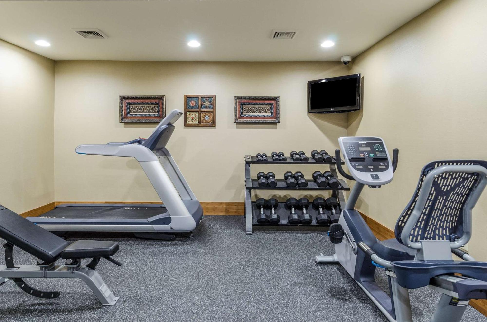 Comfort Inn & Suites West Springfield Εξωτερικό φωτογραφία