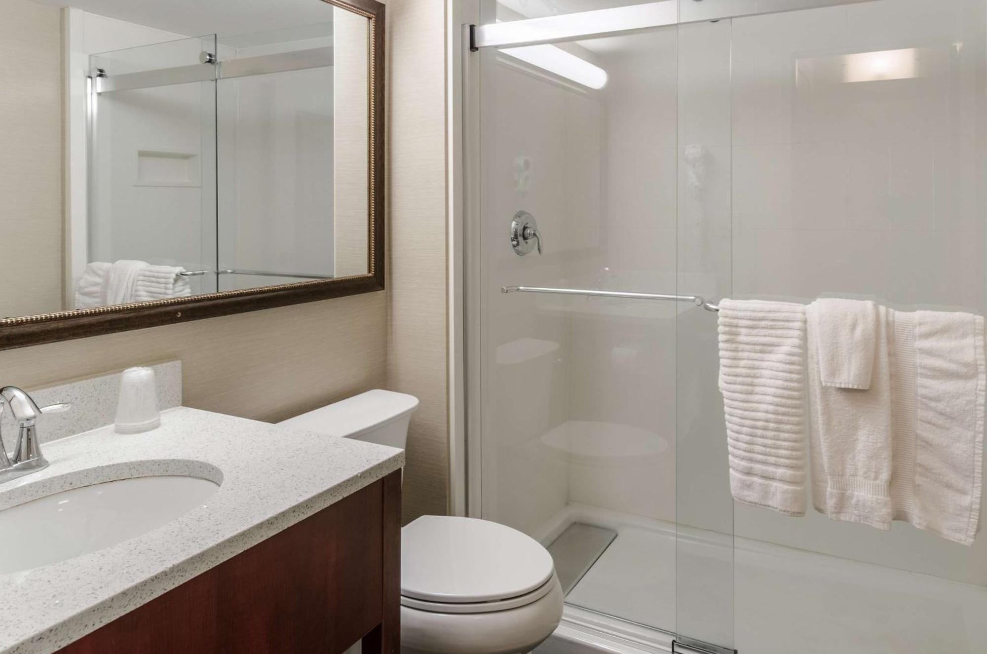 Comfort Inn & Suites West Springfield Εξωτερικό φωτογραφία