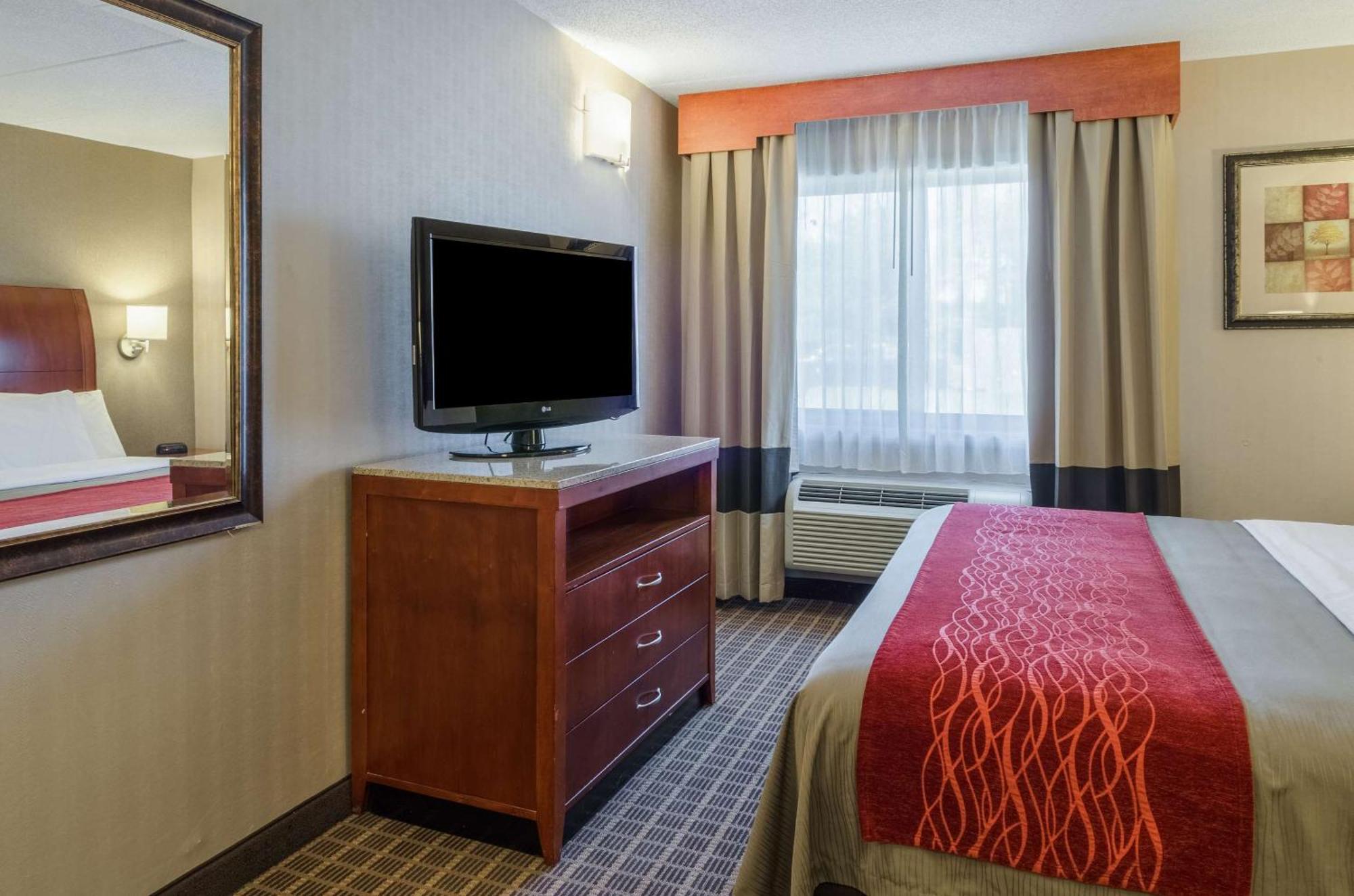 Comfort Inn & Suites West Springfield Εξωτερικό φωτογραφία