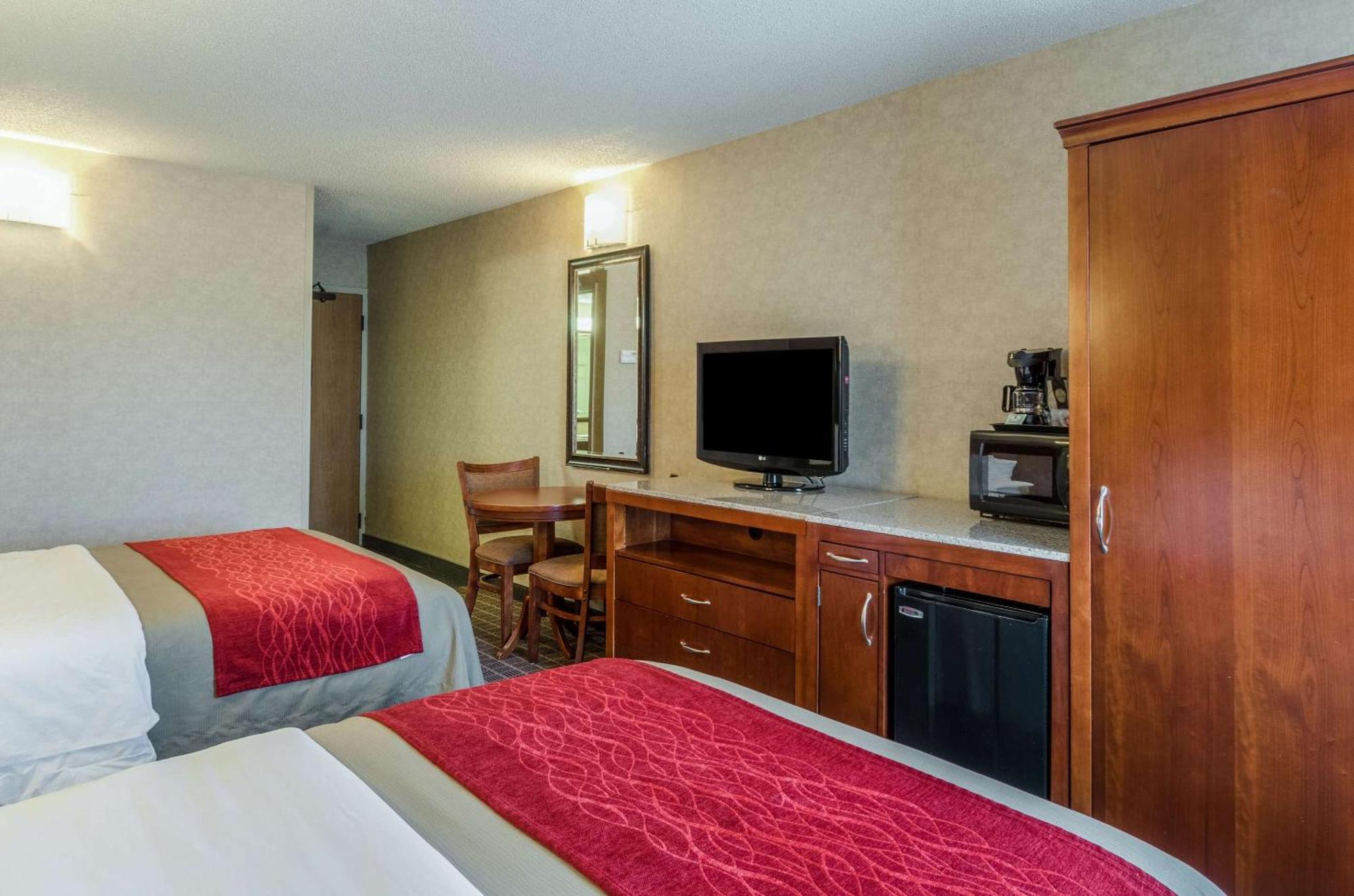 Comfort Inn & Suites West Springfield Εξωτερικό φωτογραφία