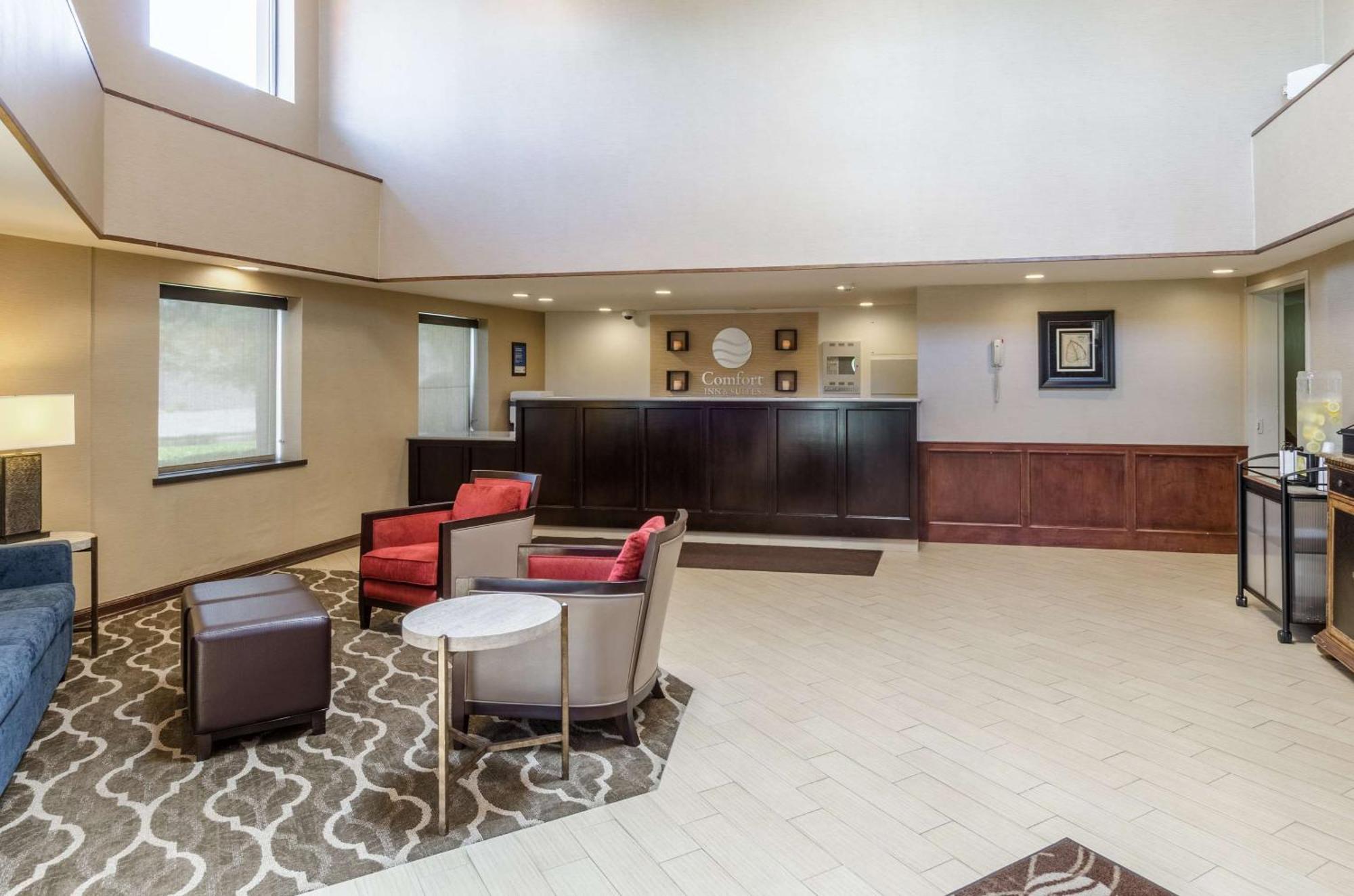 Comfort Inn & Suites West Springfield Εξωτερικό φωτογραφία