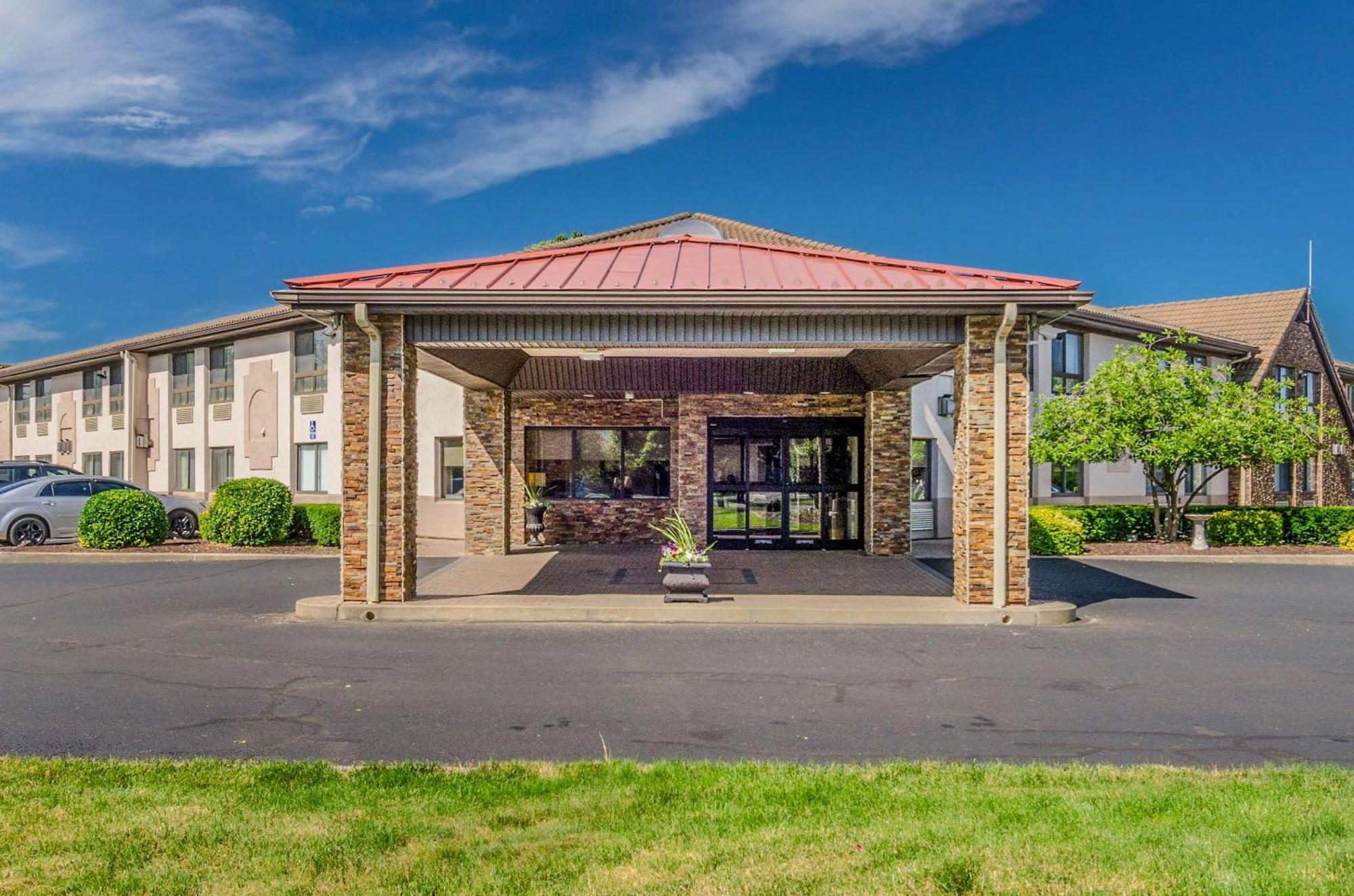 Comfort Inn & Suites West Springfield Εξωτερικό φωτογραφία