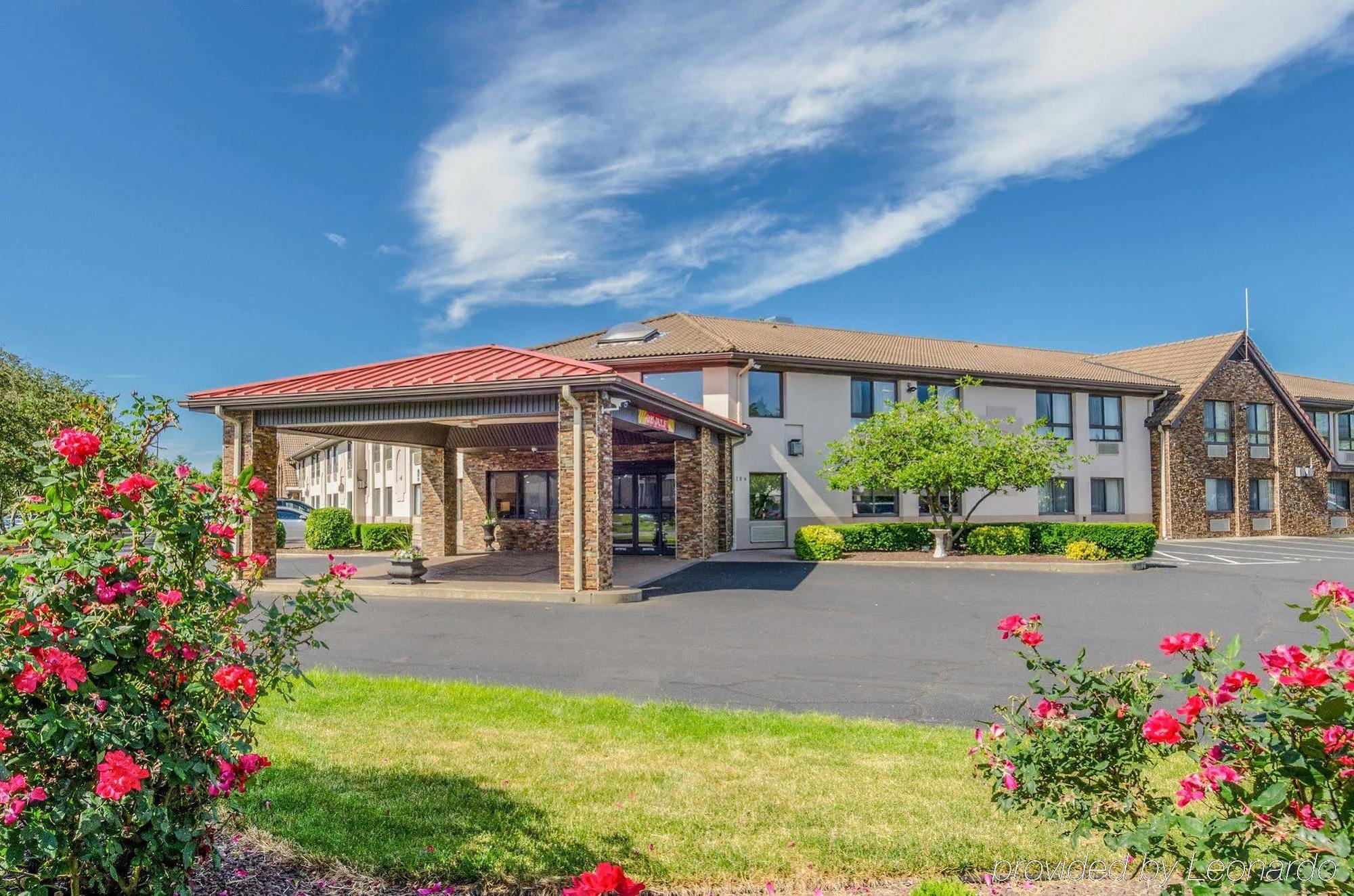 Comfort Inn & Suites West Springfield Εξωτερικό φωτογραφία