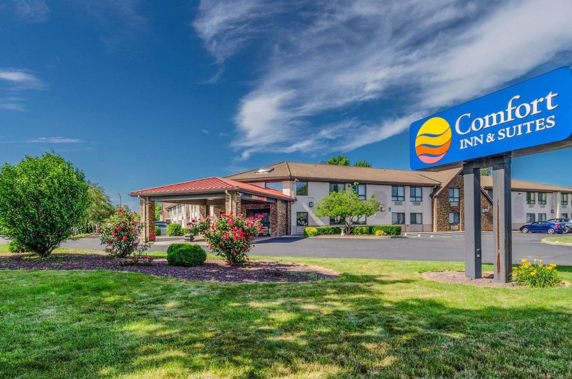 Comfort Inn & Suites West Springfield Εξωτερικό φωτογραφία