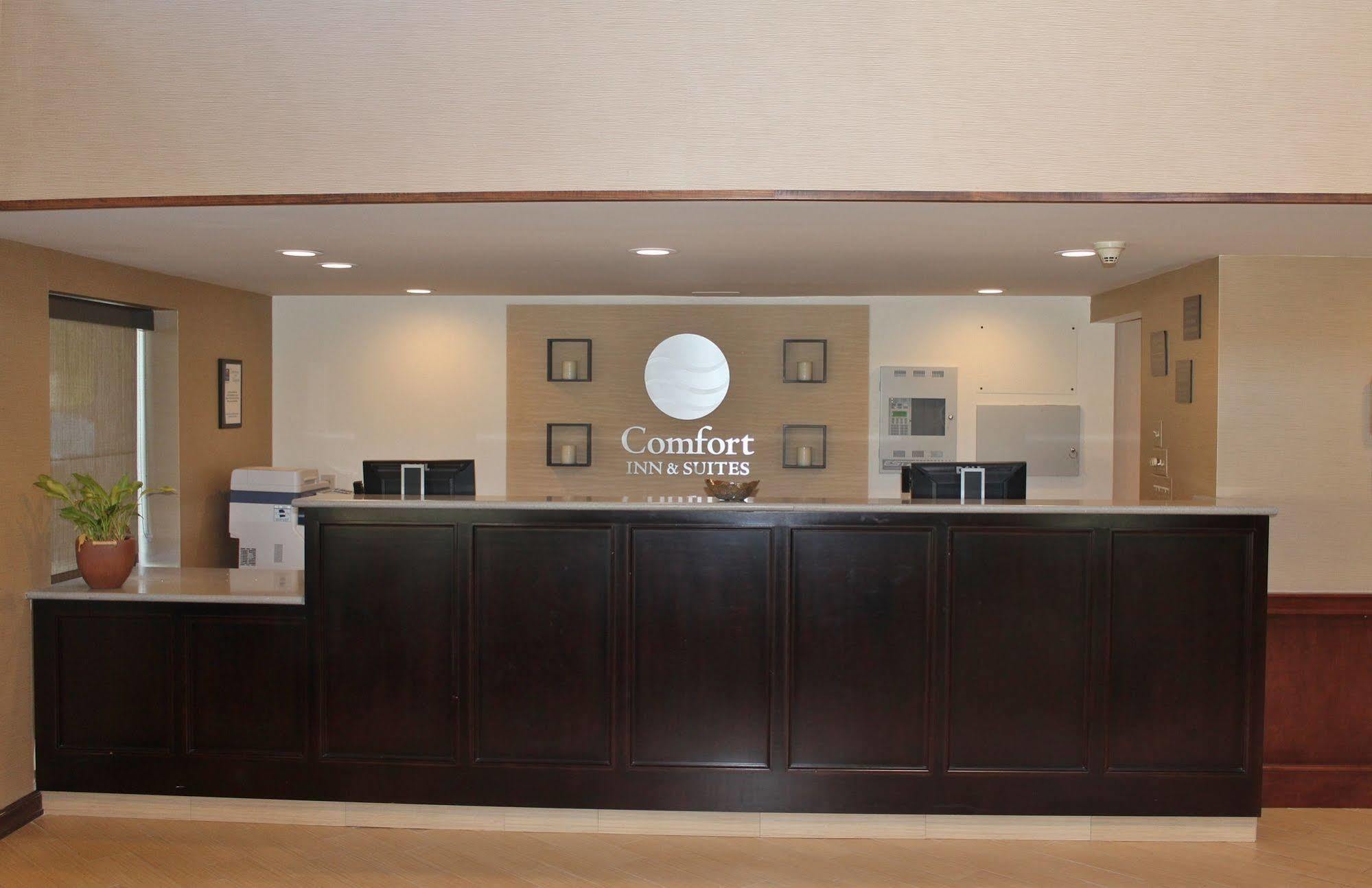 Comfort Inn & Suites West Springfield Εξωτερικό φωτογραφία